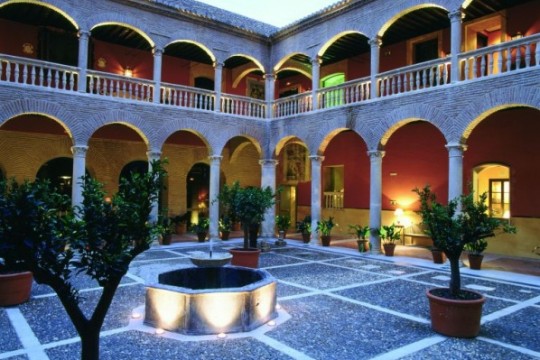 AC Palacio de Santa Paula in Granada