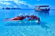 Mit dem U-Boot in den Gewässern der Malediven tauchen