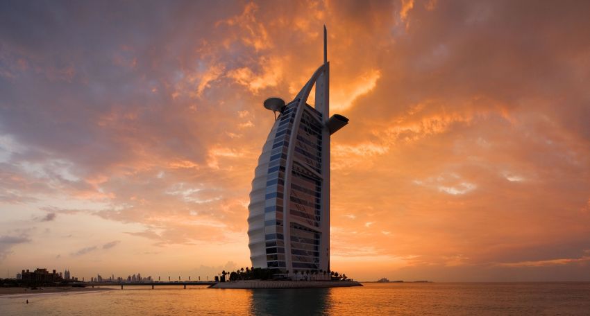 Das Burj Al Arab Bei Sonnenuntergang Hotel Experten